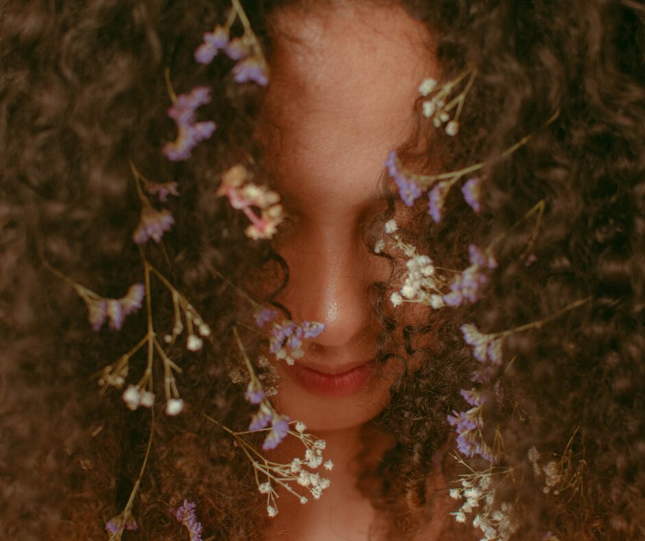 Haarpflege und die beste Haarpflegeroutine. Haarkuren und Conditioner und was man dazu wissen muss.